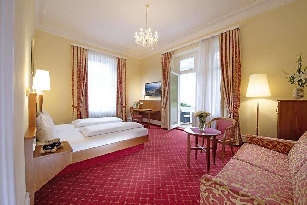 Hotel Schweizer Hof บาเดน-บาเดน ภายนอก รูปภาพ